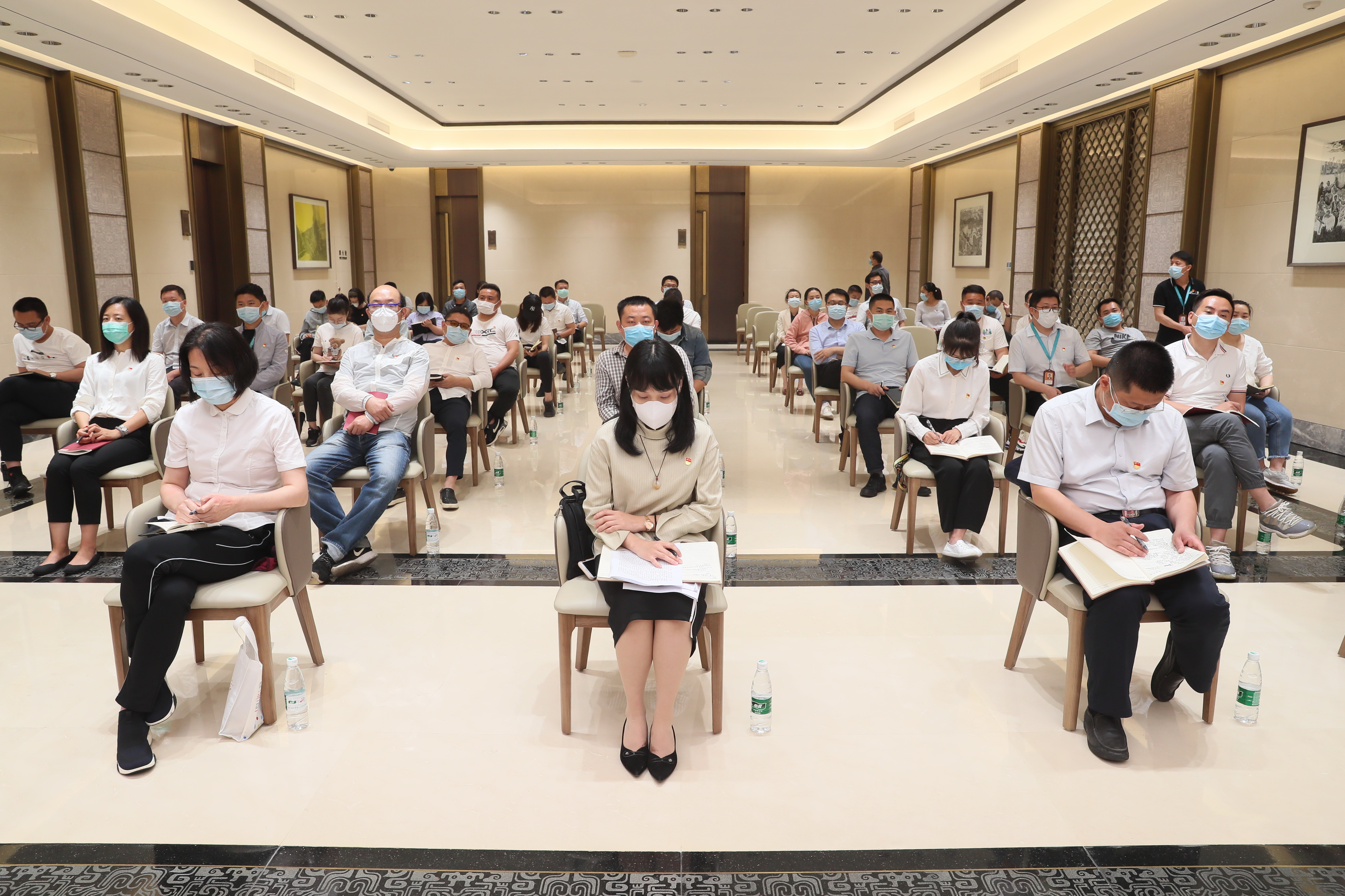 公司召開黨風廉政建設(shè)工作會(圖8)